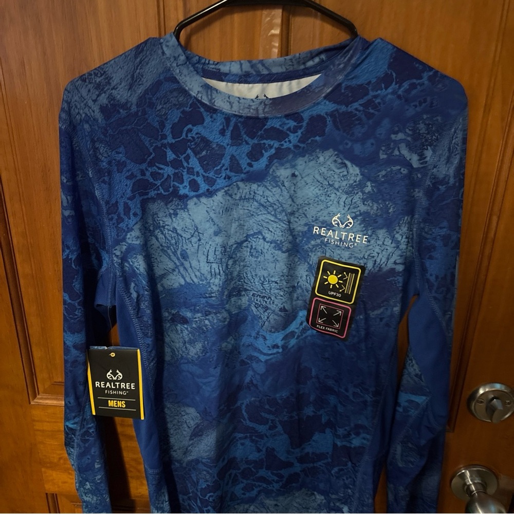 Men's Realtree Shirt WAV3 Fishing Size M  Wicking UPF 30+ Flex Fabric Blue NEW